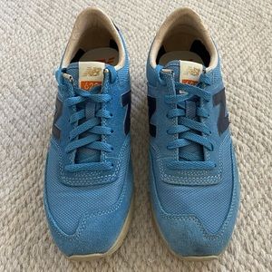 New Balance 620 Sneakers 6.5